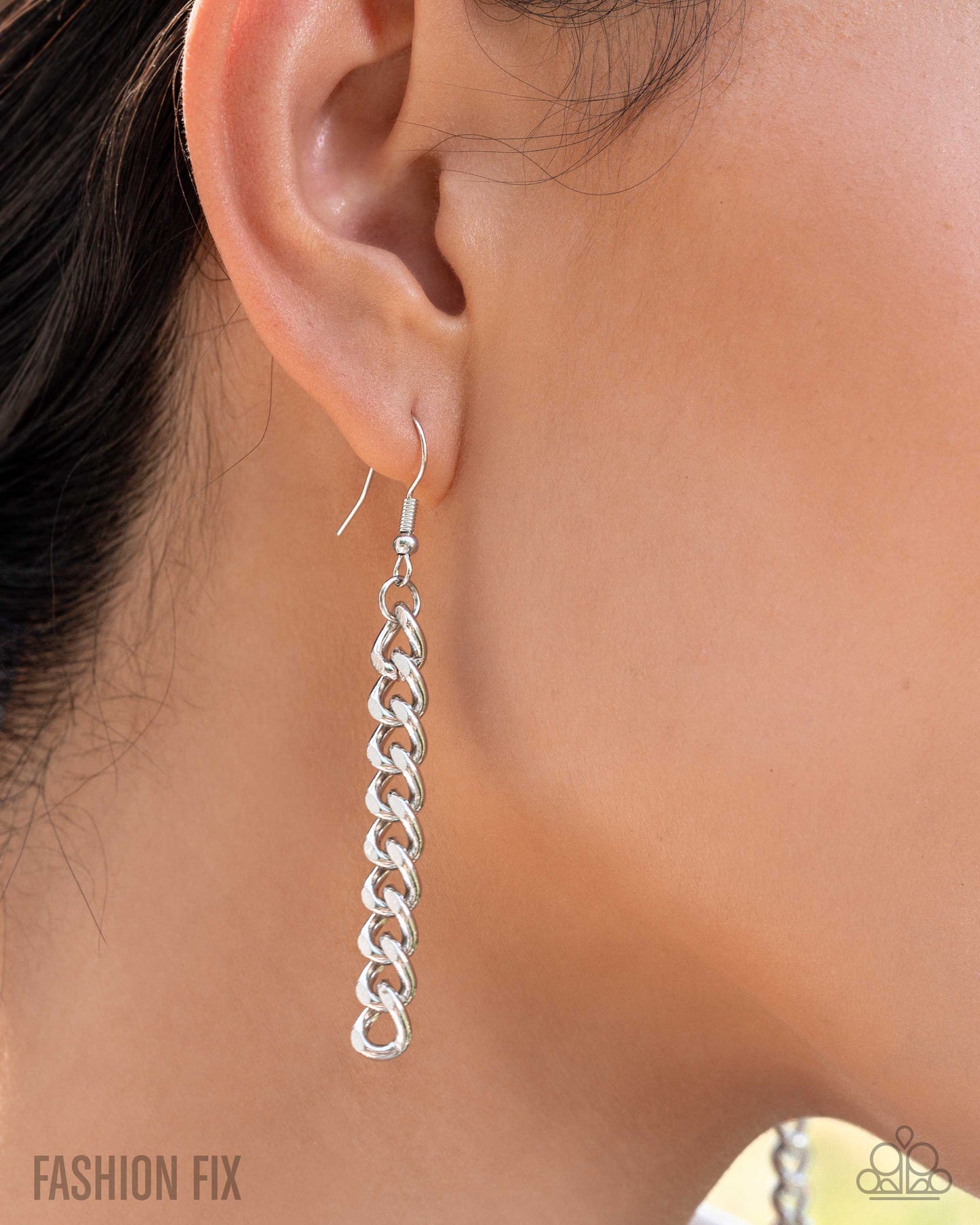 Sinuous Sophistication - White